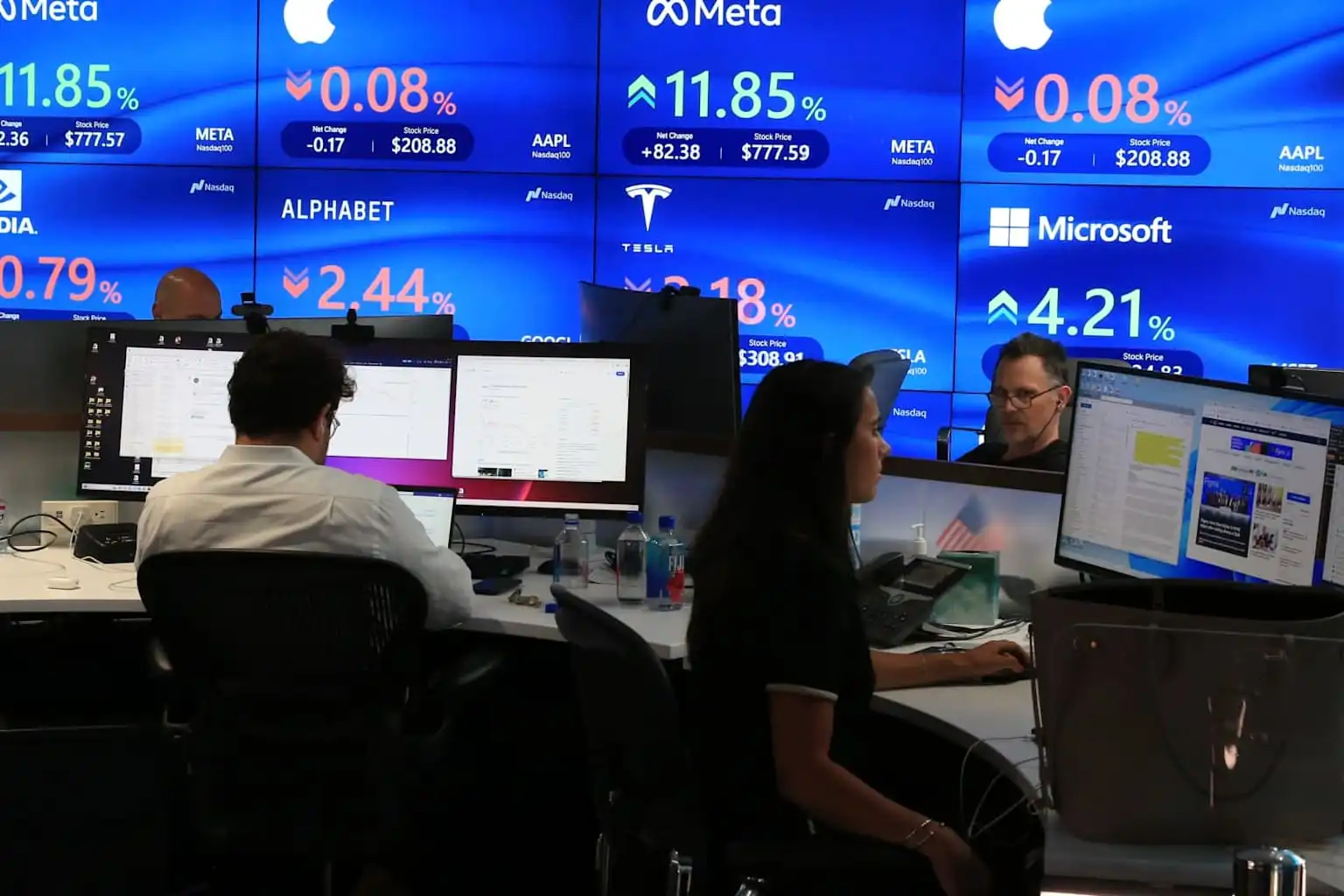 顶级基金经理清仓软件股,警告AI构成生存威胁