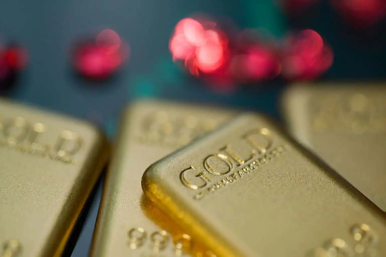 黄金在闪崩震荡市场后反弹至5000美元上方