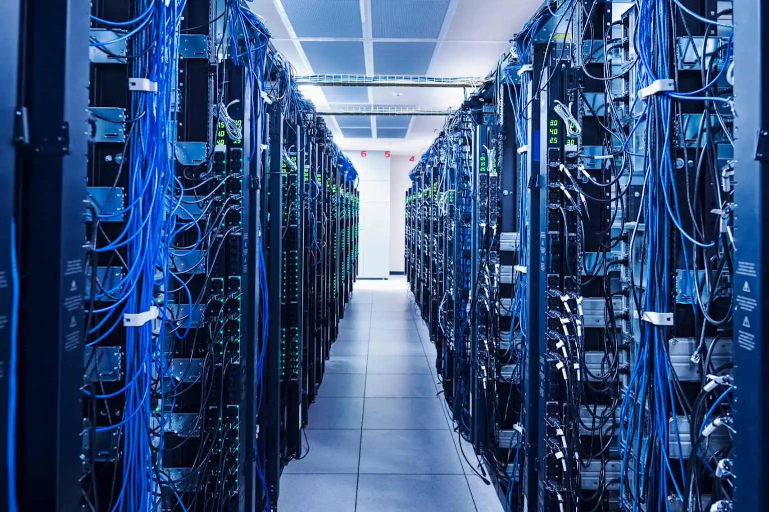 谷歌DeepMind首席执行官称内存芯片短缺是AI的"瓶颈"