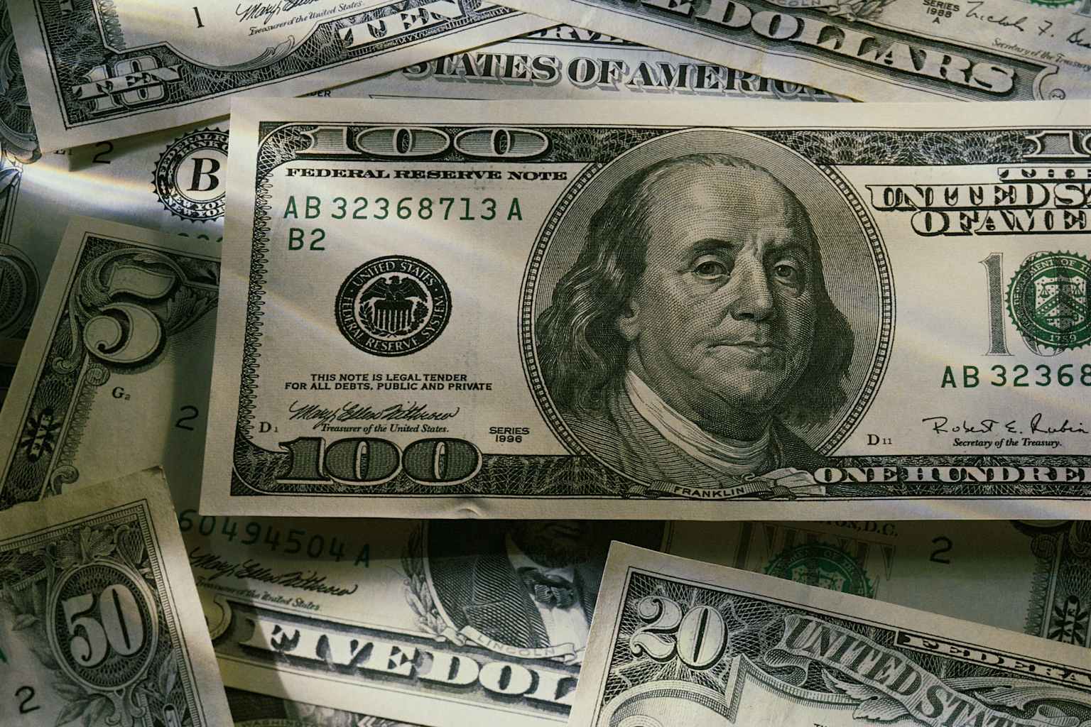 美元迎来10月以来最佳周表现,受鹰派美联储和伊朗紧张局势推动