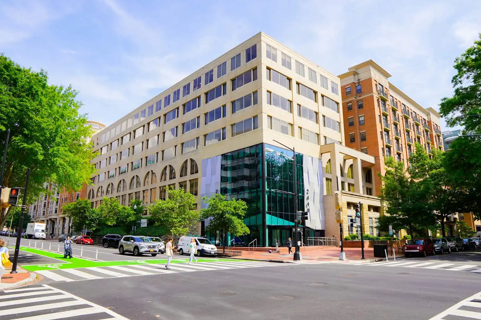 贝恩报告:尽管交易激增,私募股权仍持有3.8万亿美元未售出资产