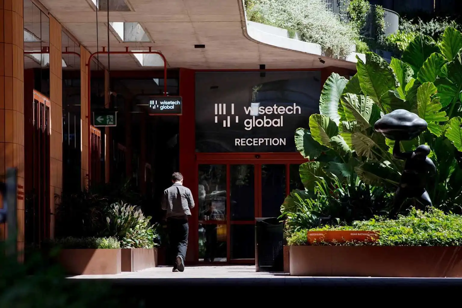 WiseTech将裁员2000人,CEO称手动编程时代"已经结束"