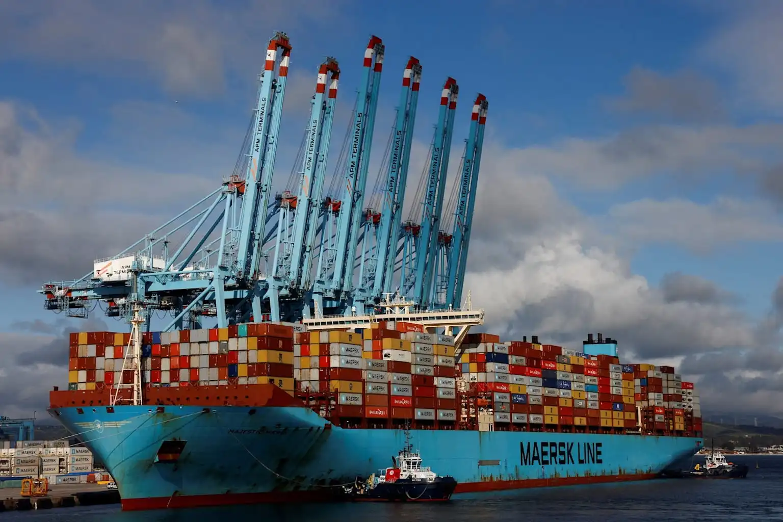 对伊朗发动空袭后,主要航运公司停止苏伊士运河通航