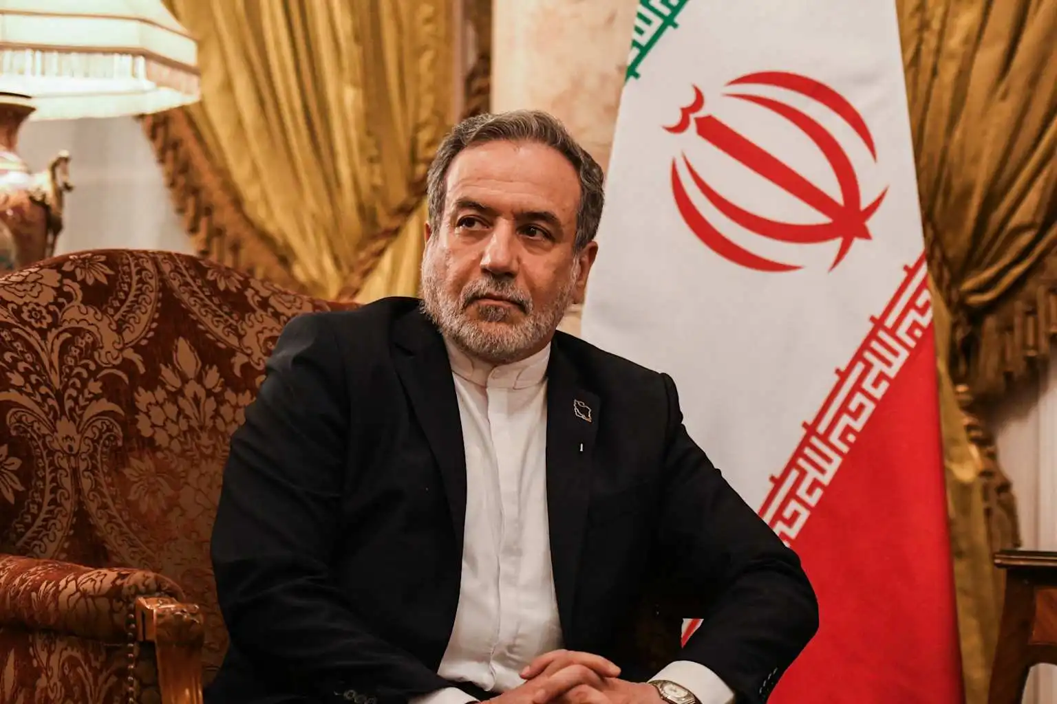 美元创三个月新高,伊朗战争引发避险需求