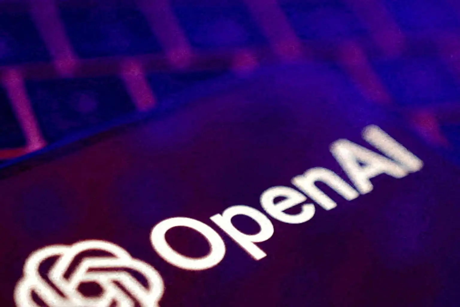 据报道,OpenAI年化营收突破250亿美元