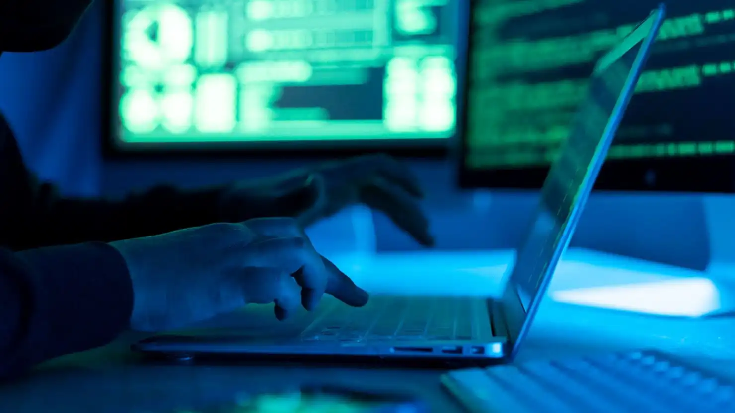 伊朗关联黑客攻破美国网络,中东网络冲突升级