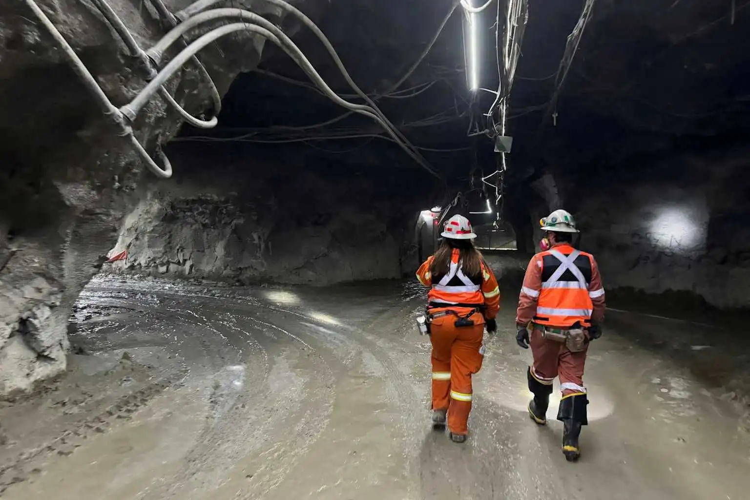 智利国家铜业公司与微软签署矿业人工智能合作协议