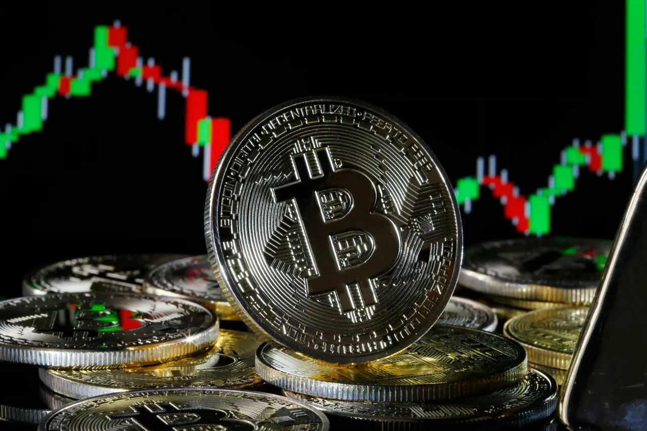 比特币市值超越特斯拉，ETF资金持续大幅流入