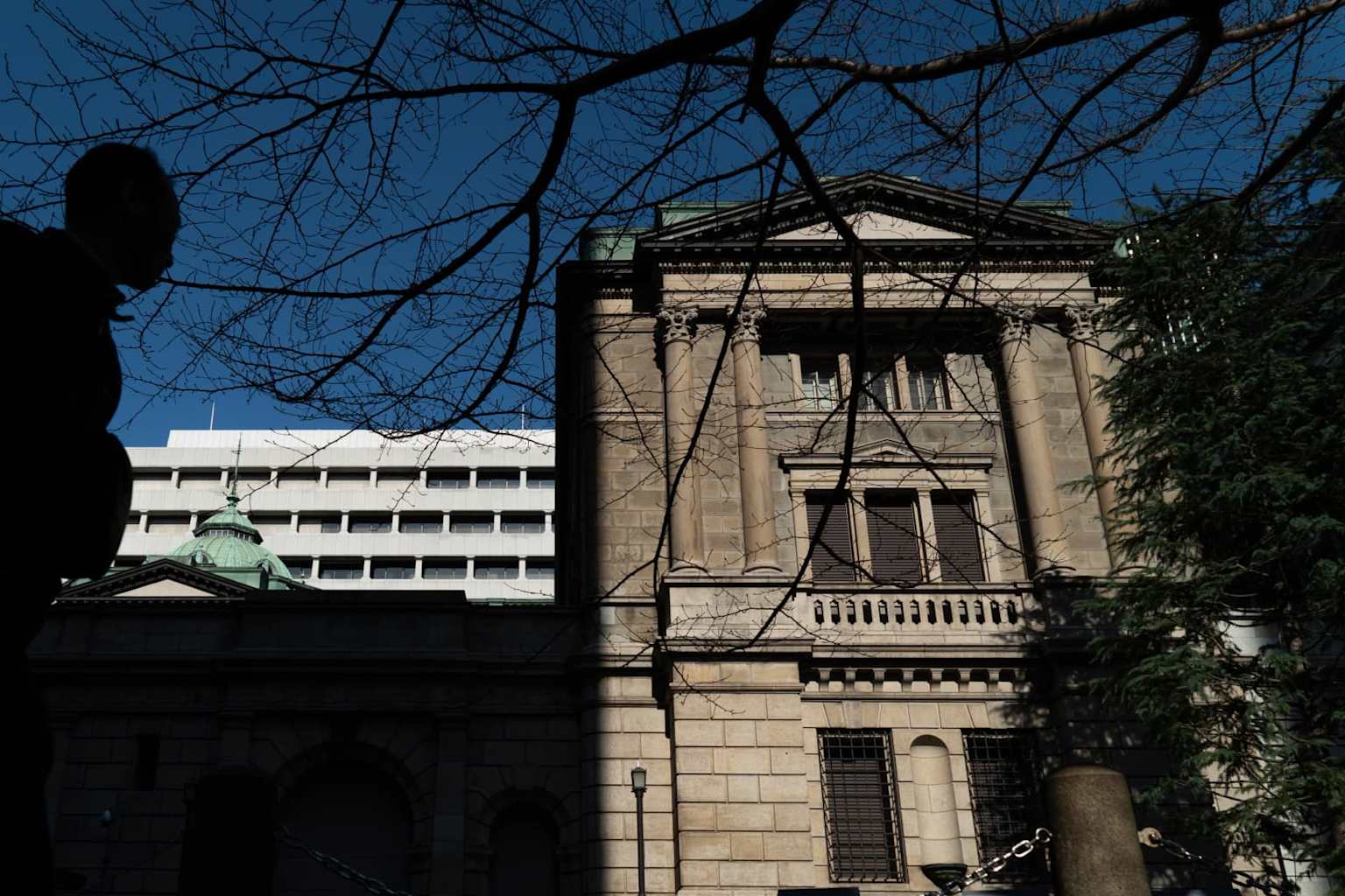 日本30年期国债收益率首次突破4%