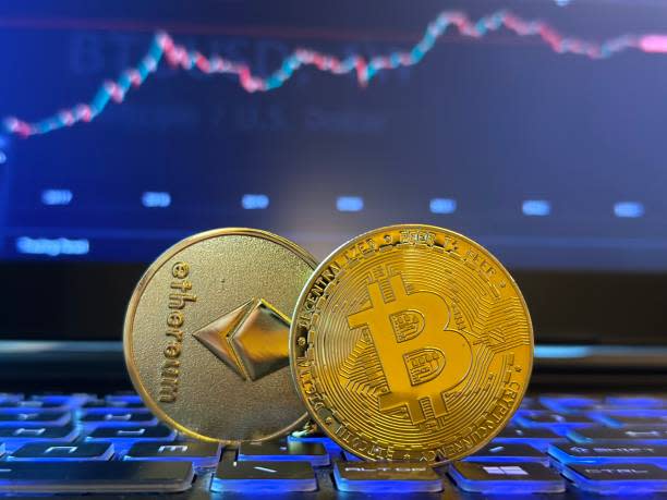 比特币跌至六周低点，ETF资金连续八天净流出