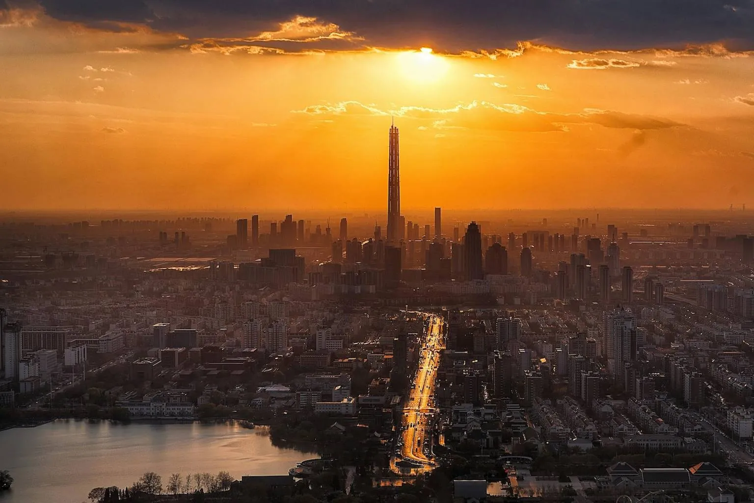 2025年全球变暖幅度已达1.37°C，预计2030年前将突破1.5°C